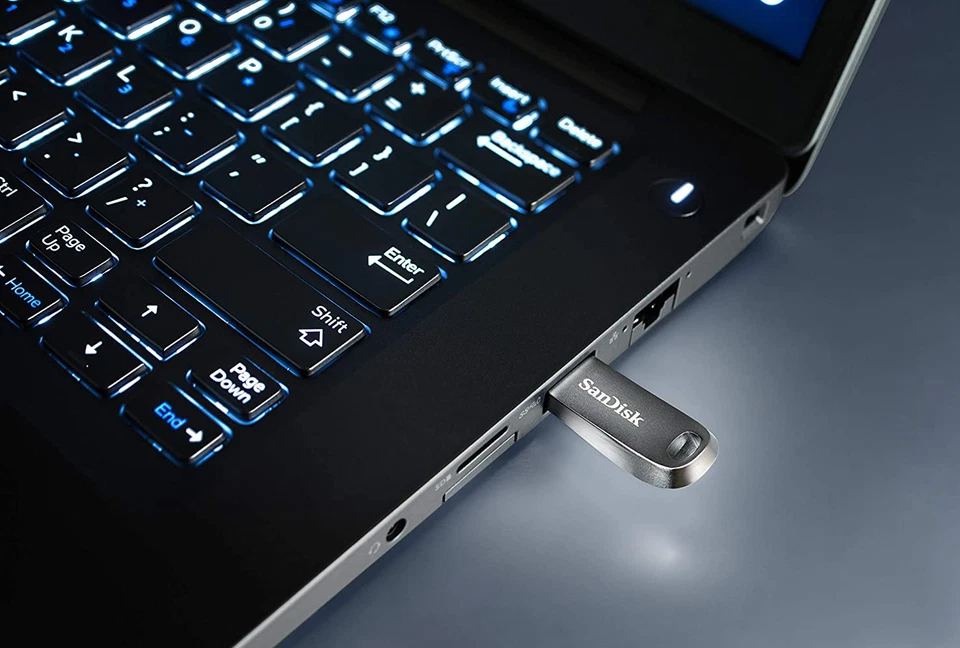 SanDisk Ultra Luxe USB Flash Drive - Image 2